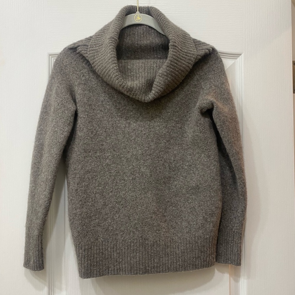 Aritzia | Wilfred Free Brown Sweater